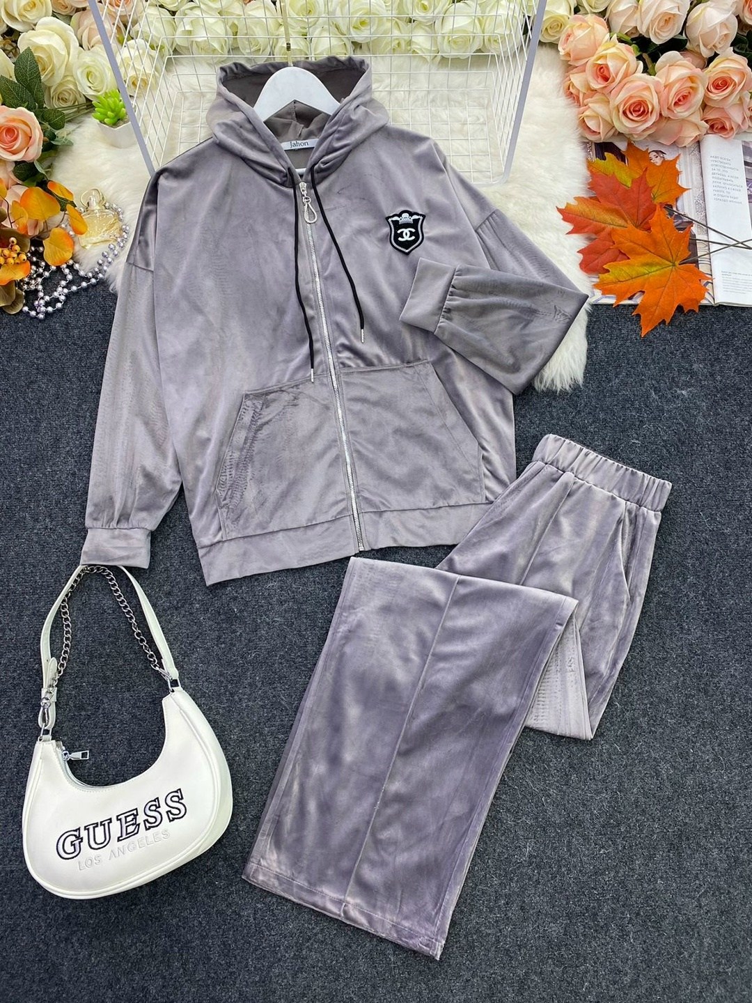 велюровый спортивная костюм,велюровый спортивный костюм женски,костюм из велюра женский,спортивный костюм велюровый женский голубой,костюмчик