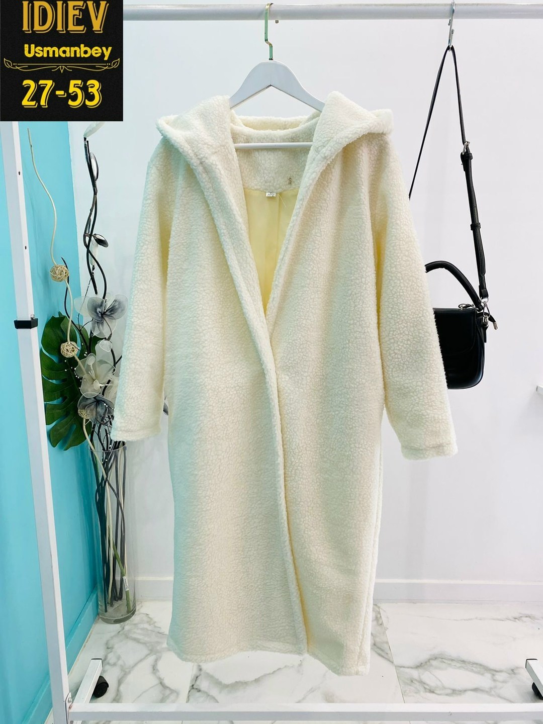 пальто барашек,женское пальто,пальто из ткани барашек,шуба,пальто барашек с капюшоном