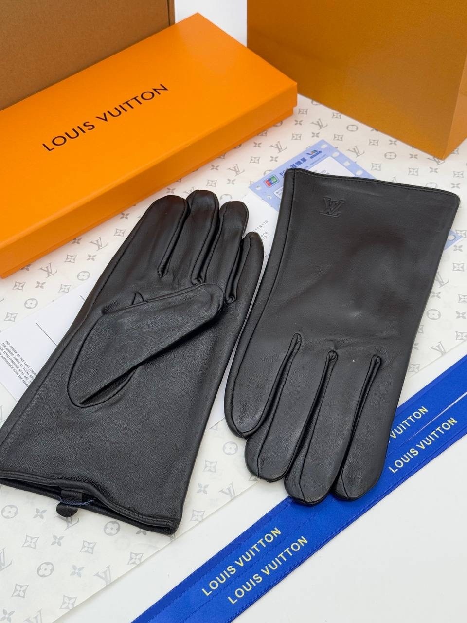 перчатки louis vuitton,louis vuitton gloves,перчатки модные,перчатки,термоперчатки louis vuitton