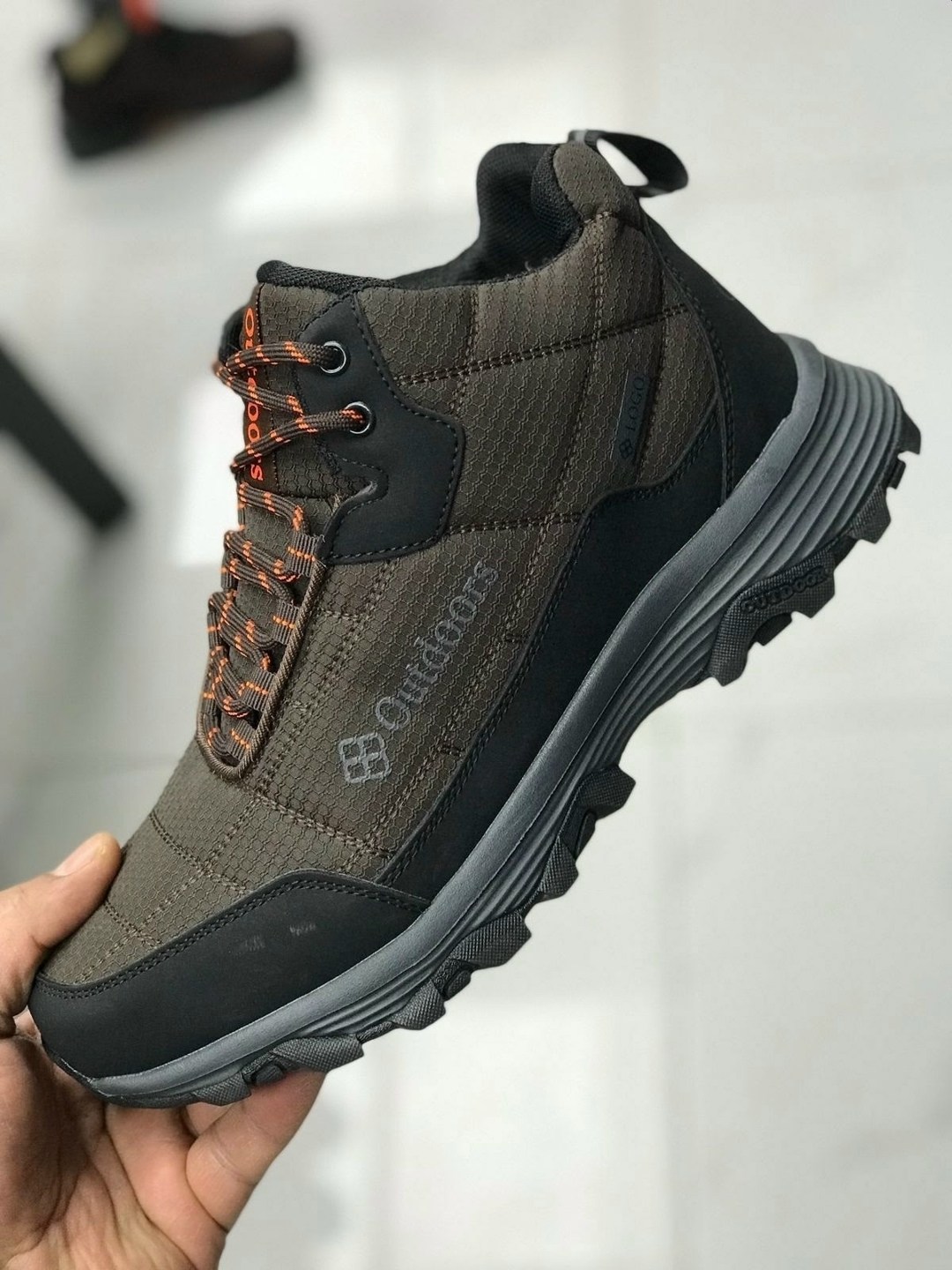 ,columbia зимние мужские кроссовки,кроссовки мужские зимние на меху columbia,зимние мужские кроссовки,зимние ботинки columbia