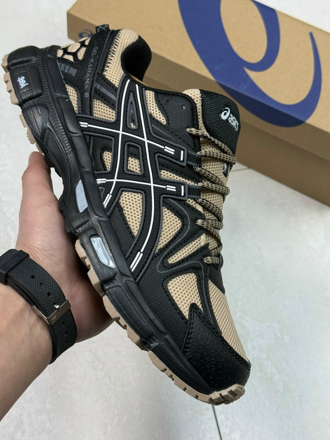 кроссовки asics gel-kahana 8,кроссовки мужские asics gel-kahana 8,мужские летние кроссовки asics gel kahana 8 с черным золотом,кроссовки asics,кроссовки asics мужские