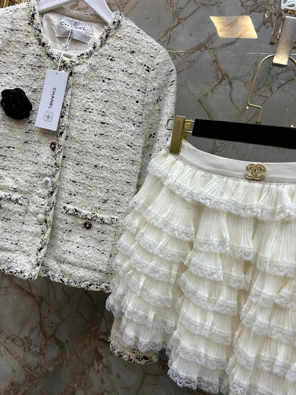 женский твидовый костюм с юбкой,твидовый жакет chanel,пиджак шанель,жакет шанель оригинал,одежда шанель