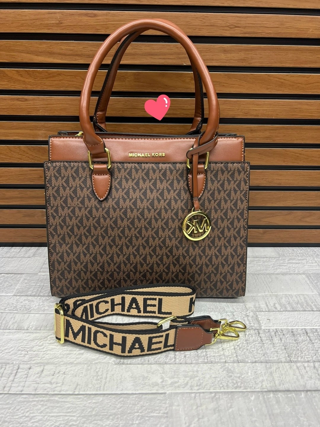 женская сумка michael kors,женская сумка большая стильная michael kors,сумка michael kors,женская сумка серо-чёрная michael kors,сумка michael kors майкл корс а4