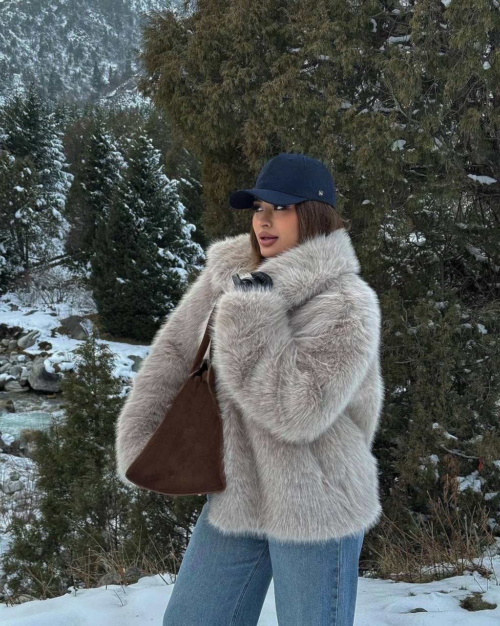 укороченная шуба из экомеха,шуба женская зимняя,шуба искусственная,короткая шуба,шуба женская искусственная короткая