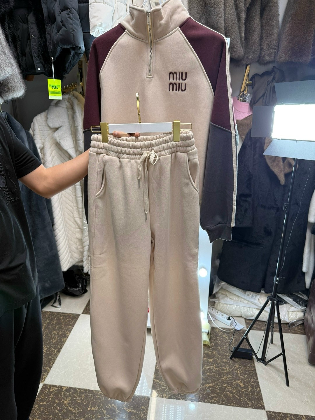 спортивные костюмы женские,костюм спортивный,одежда для спорта,женский костюм,спортивный костюм стильный