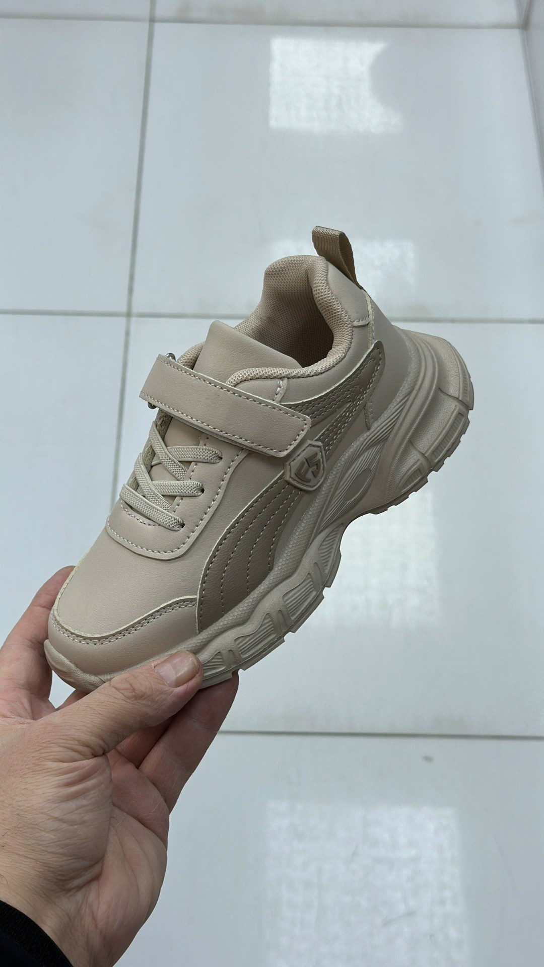 детские кроссовки,,кроссовки оптом,кроссовки закрытые,baas кроссовки