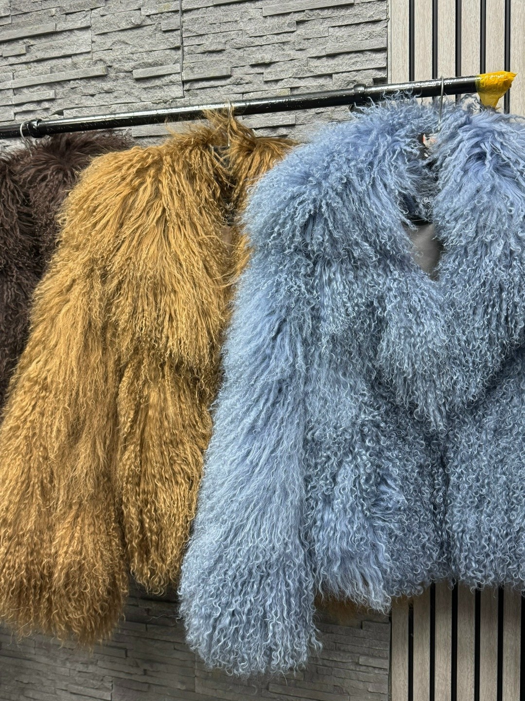 шуба из ламы,женская шуба,шубка из ламы,меховая куртка,шуба бирюзового цвета