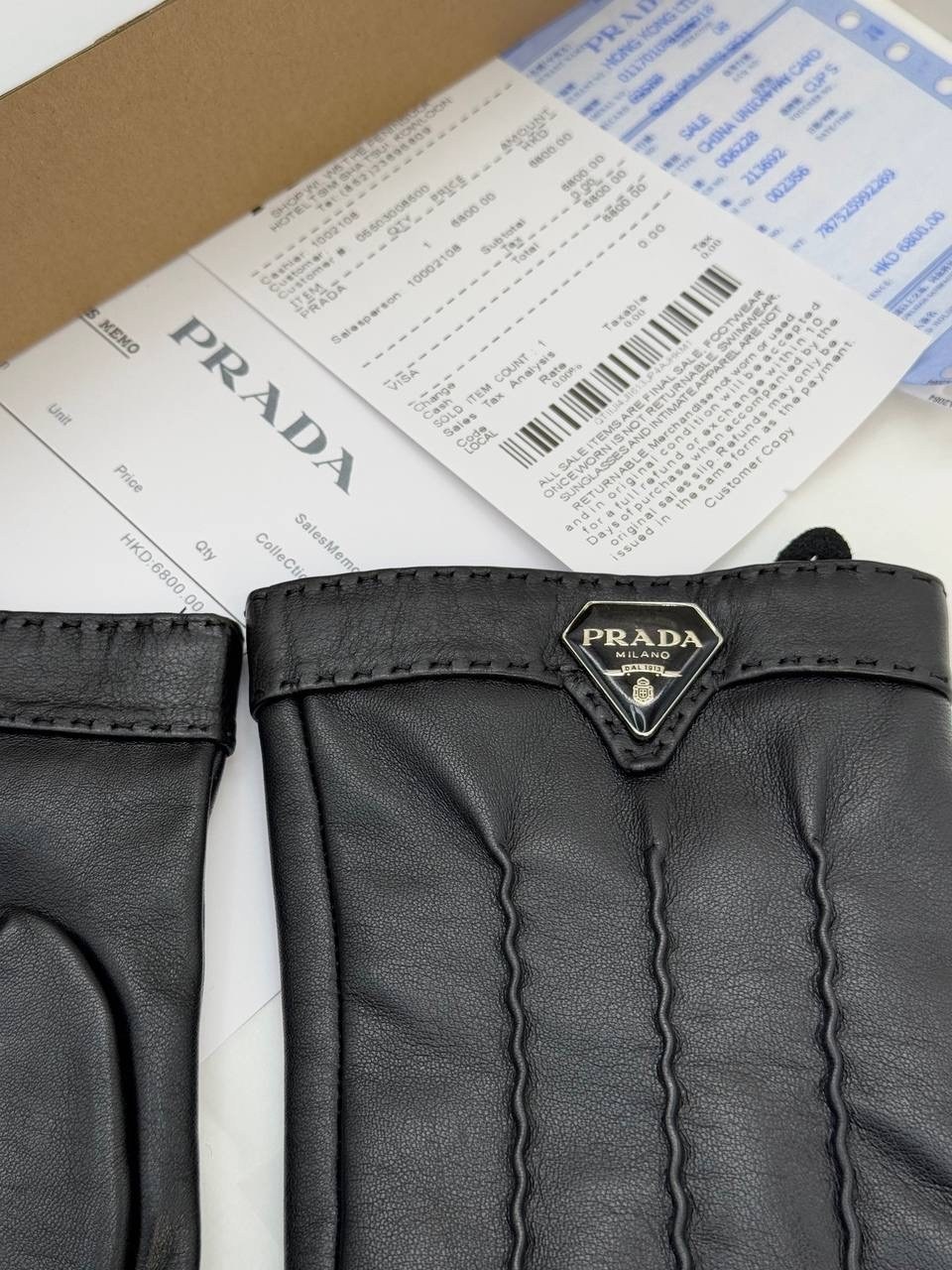 перчатки prada,перчатки модные,кожаные перчатки prada,женские перчатки,перчатки