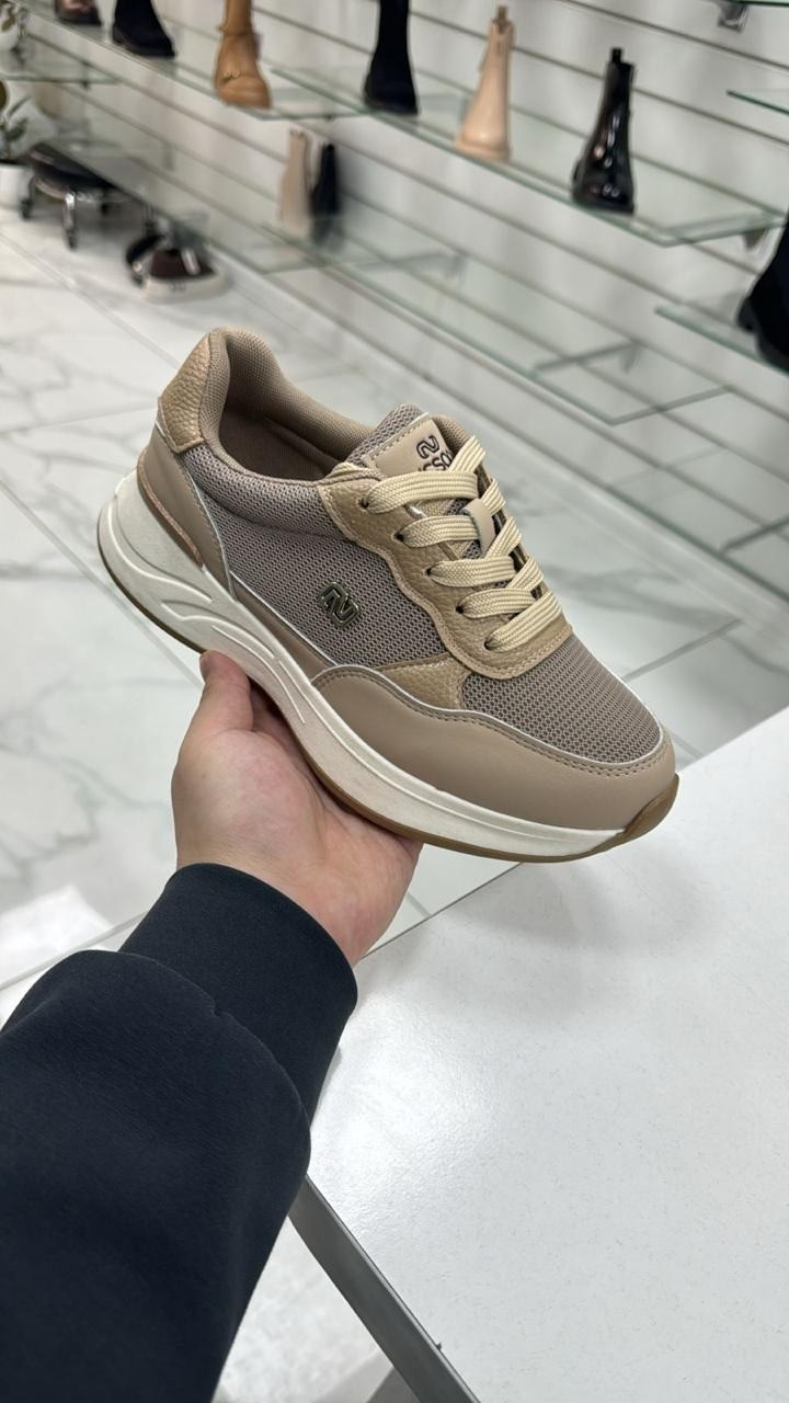 ,кроссовки женскиe,кроссовки для женщин,обуви,классические кроссовки