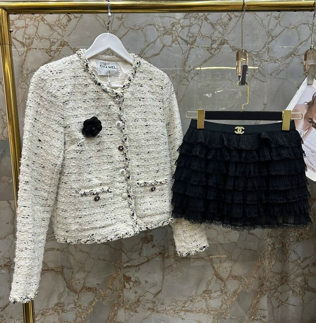 белый твидовый пиджак шанель,шанель мода,твидовый жакет chanel,женский жакет chanel,пиджак шанель