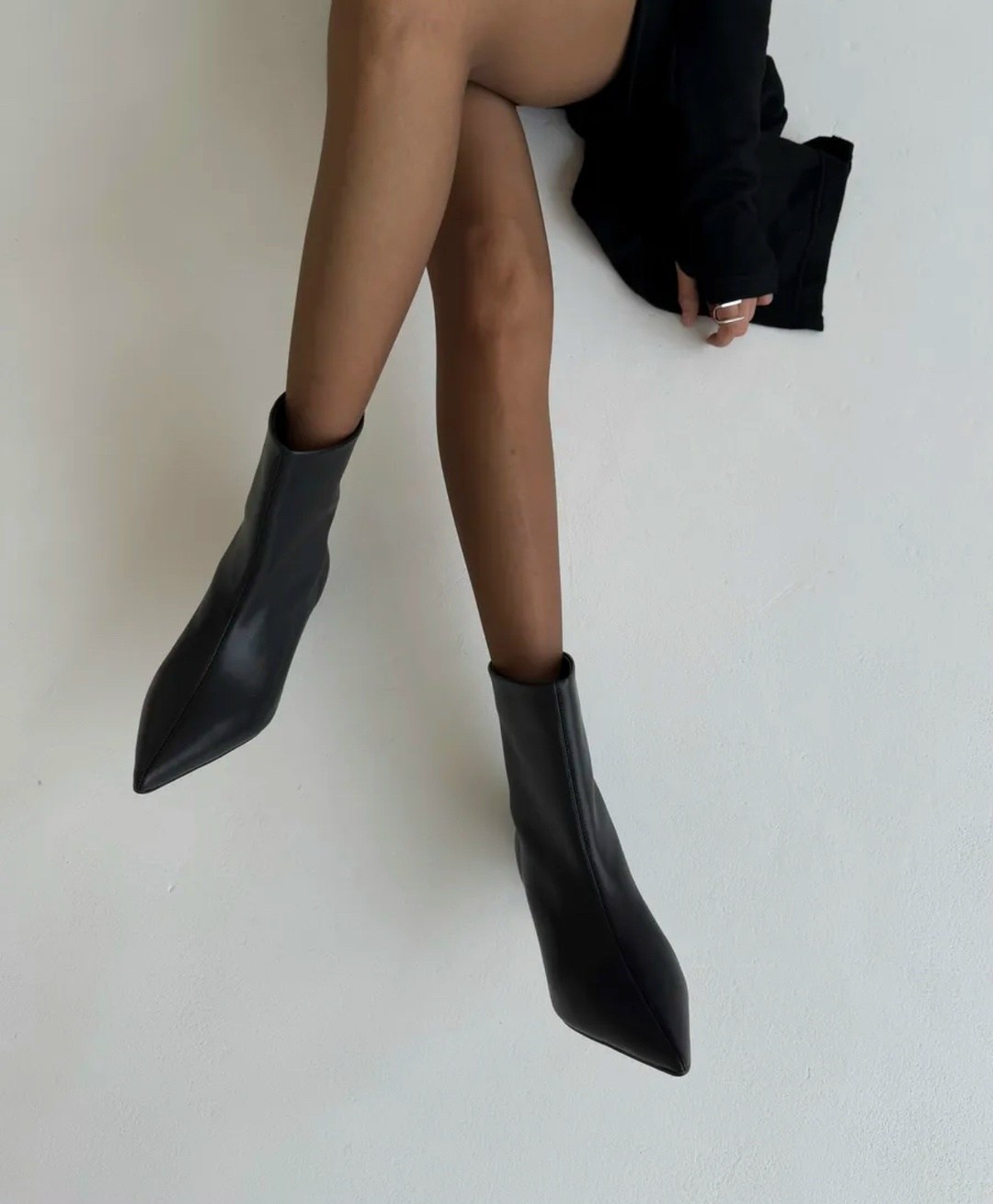ботильоны демисезонные каблучок рюмочка starq 315398723,ботильоны демисезонные на низком каблуке шпильке emarti,ботильоны на каблуке осенние,демисезонные ботильоны,ботильоны с острым носом