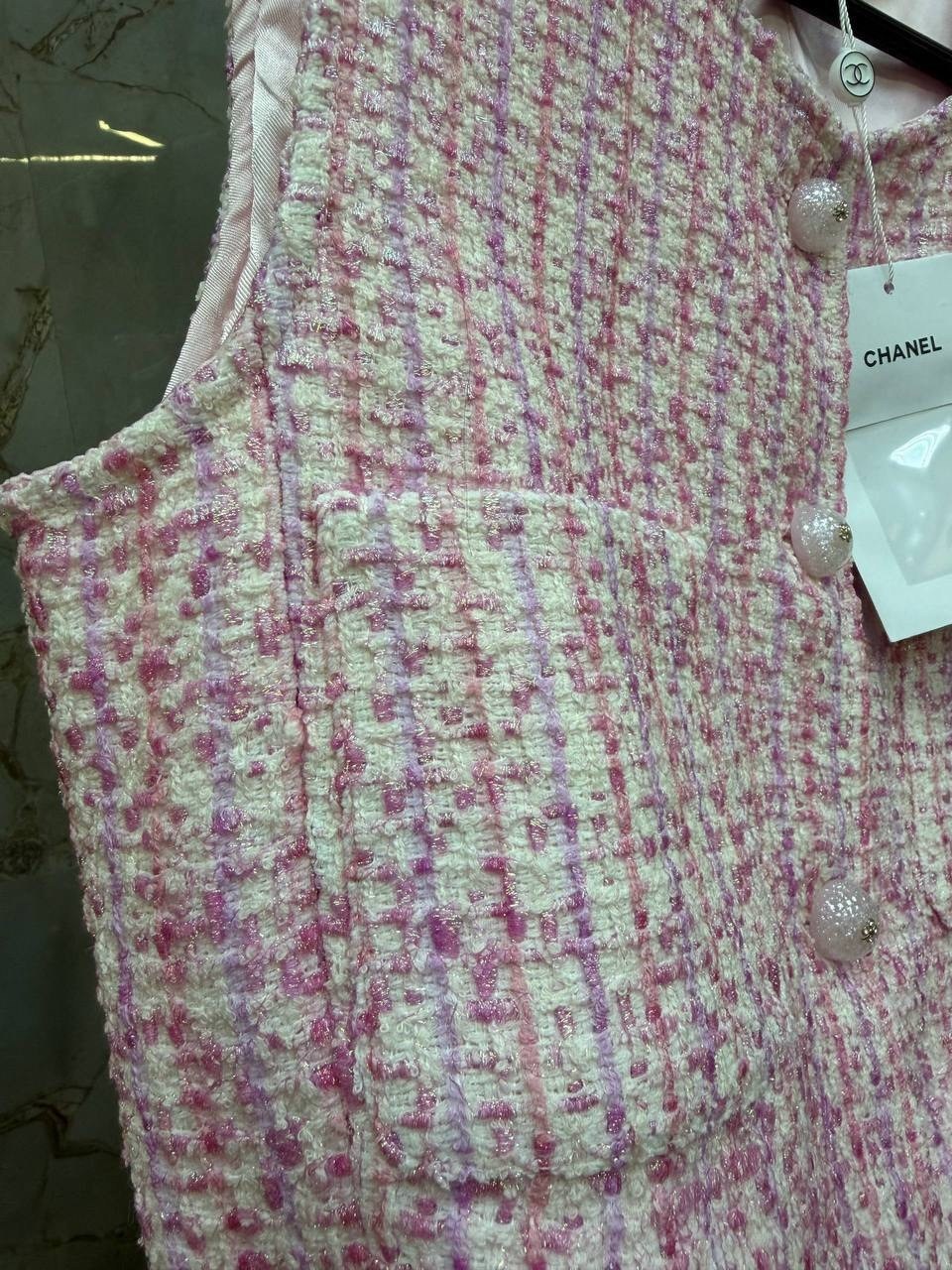 жилет твидовый,женский твидовый жилет с v-образным вырезом,женский твидовый жилет без рукавов,chanel твидовый жилет,женский твидовый жилет