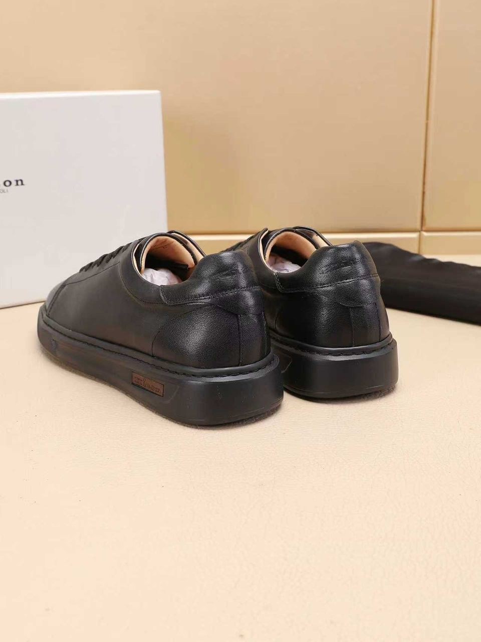 ,кожаные кроссовки brunello cucinelli,кроссовки мужские кожаные,мужские кроссовки из натуральной кожи,мужская