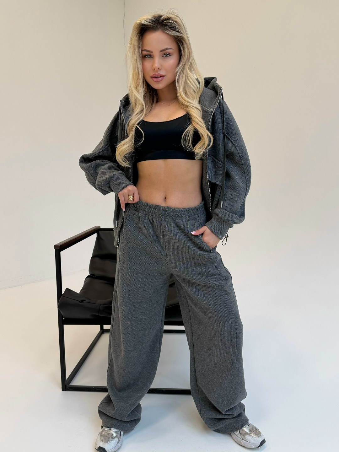 спортивный костюм,женский трикотажный костюм с брюками,костюм,костюм двойка брючный теплый темно-серый,трикотажные костюмы женские