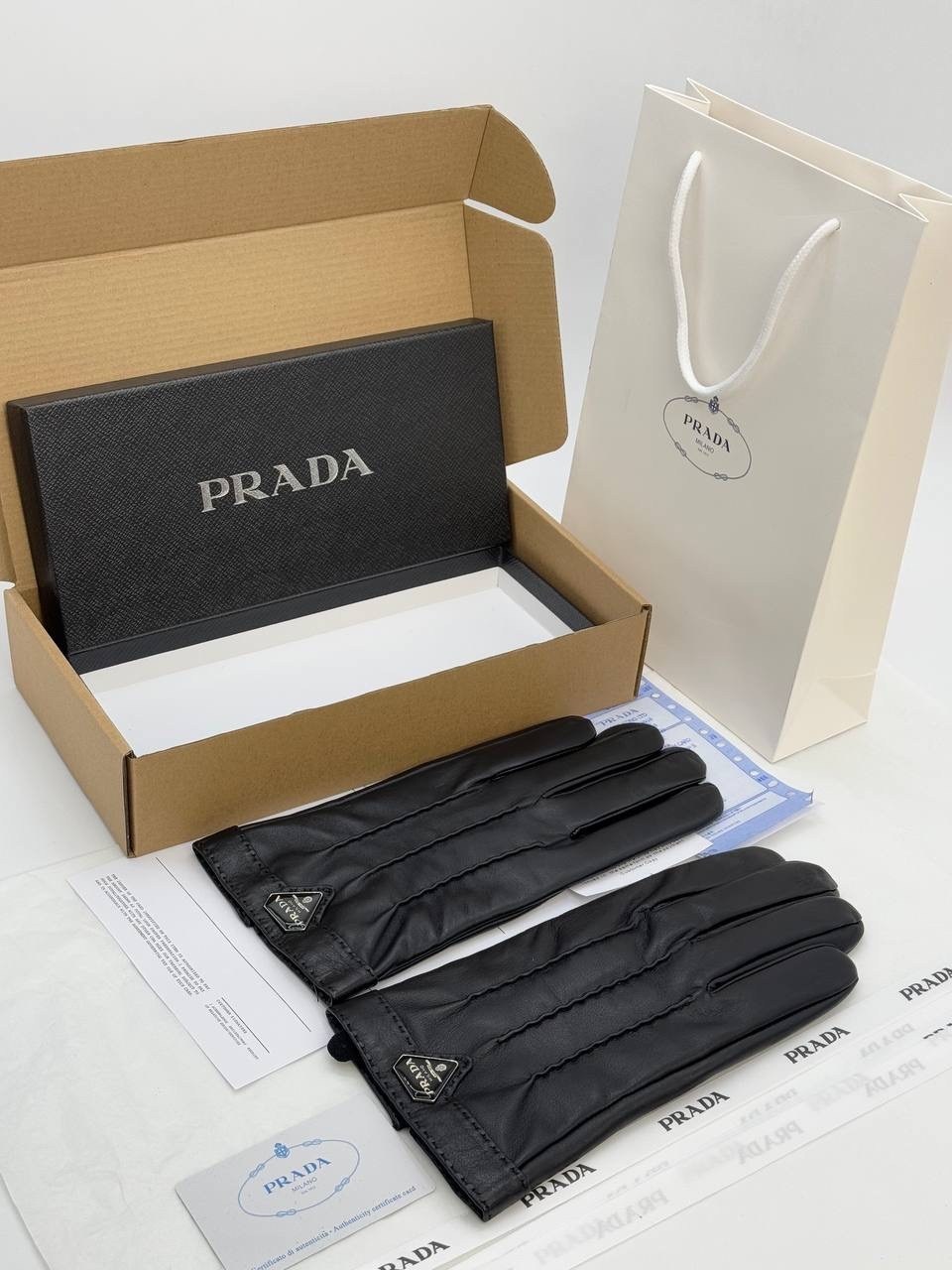 перчатки prada,перчатки модные,кожаные перчатки prada,женские перчатки,перчатки