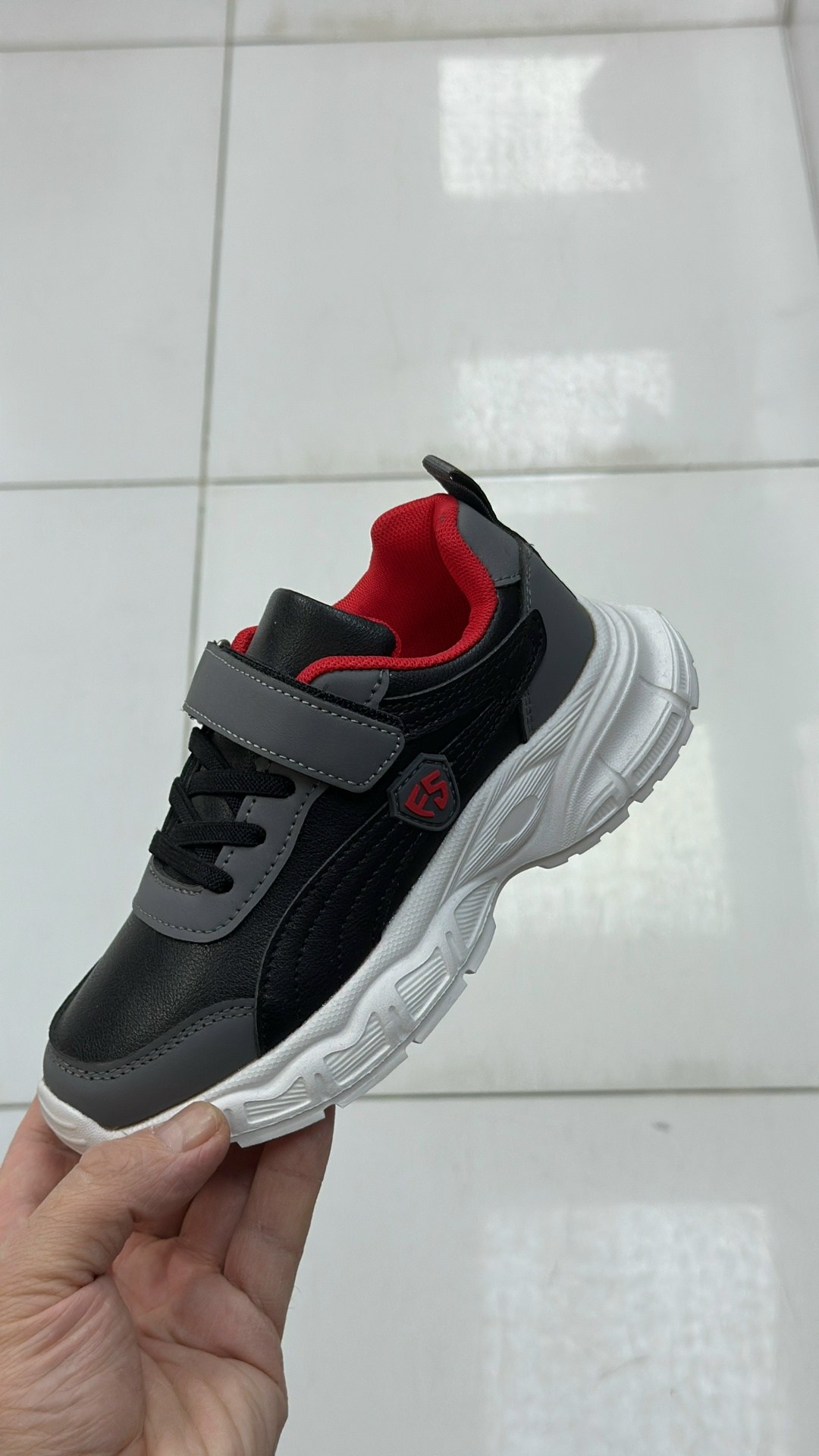 детские кроссовки,,кроссовки оптом,кроссовки закрытые,baas кроссовки