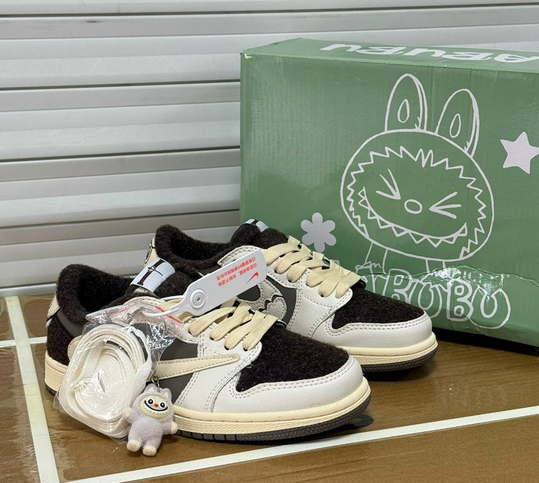 nike air jordan 1 low travis scott reverse mocha,nike air jordan 1 low travis scott,air jordan 1 low travis scott,кроссовки air jordan 1 low travis scott,кроссовки nike air jordan 1 low x travis scott