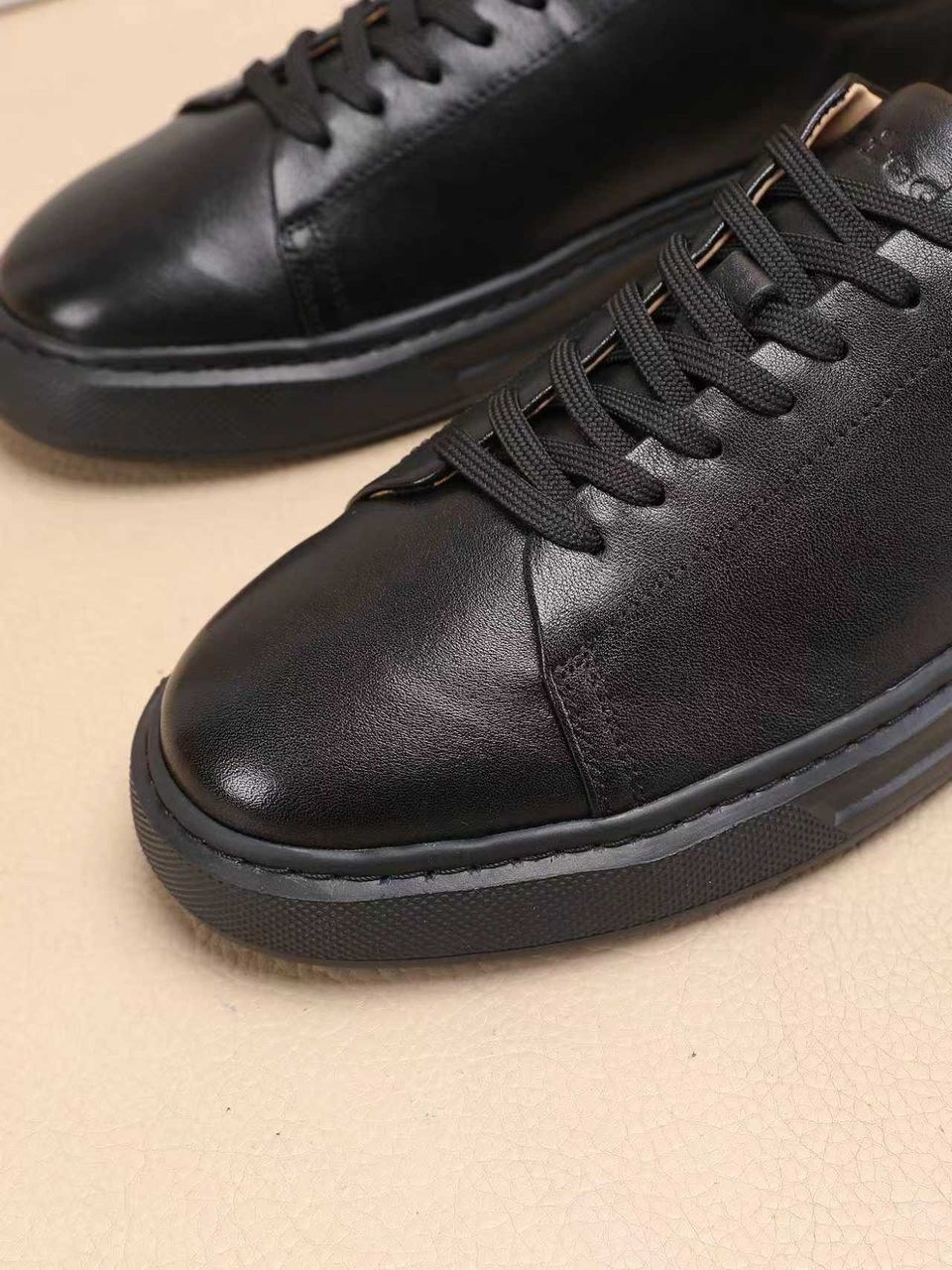 ,кожаные кроссовки brunello cucinelli,кроссовки мужские кожаные,мужские кроссовки из натуральной кожи,мужская