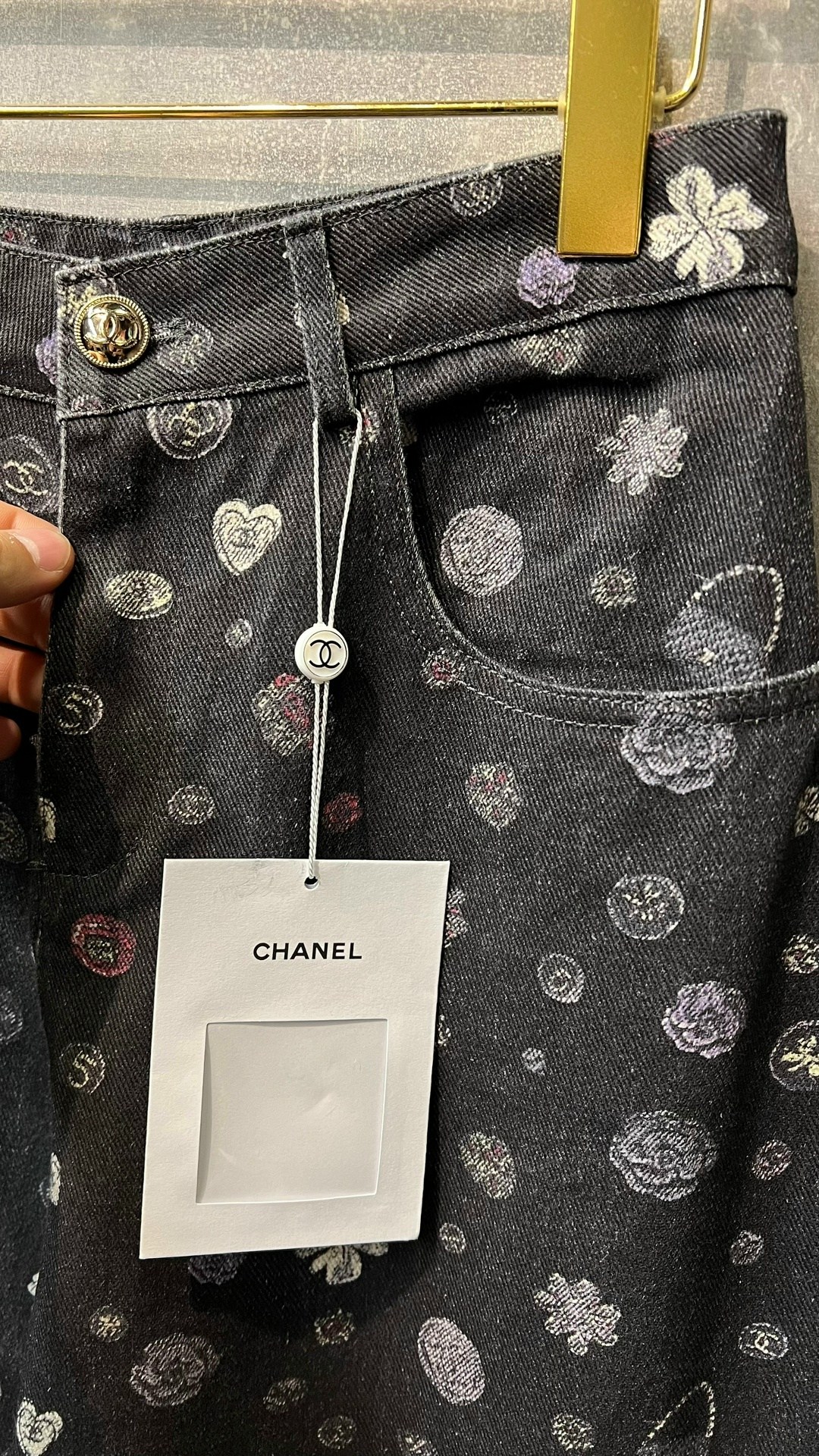 модные джинсовые куртки,куртка женская джинсовая оверсайз,куртка женская джинсовая,джинсовая куртка стильная,женская джинсовая куртка с принтом