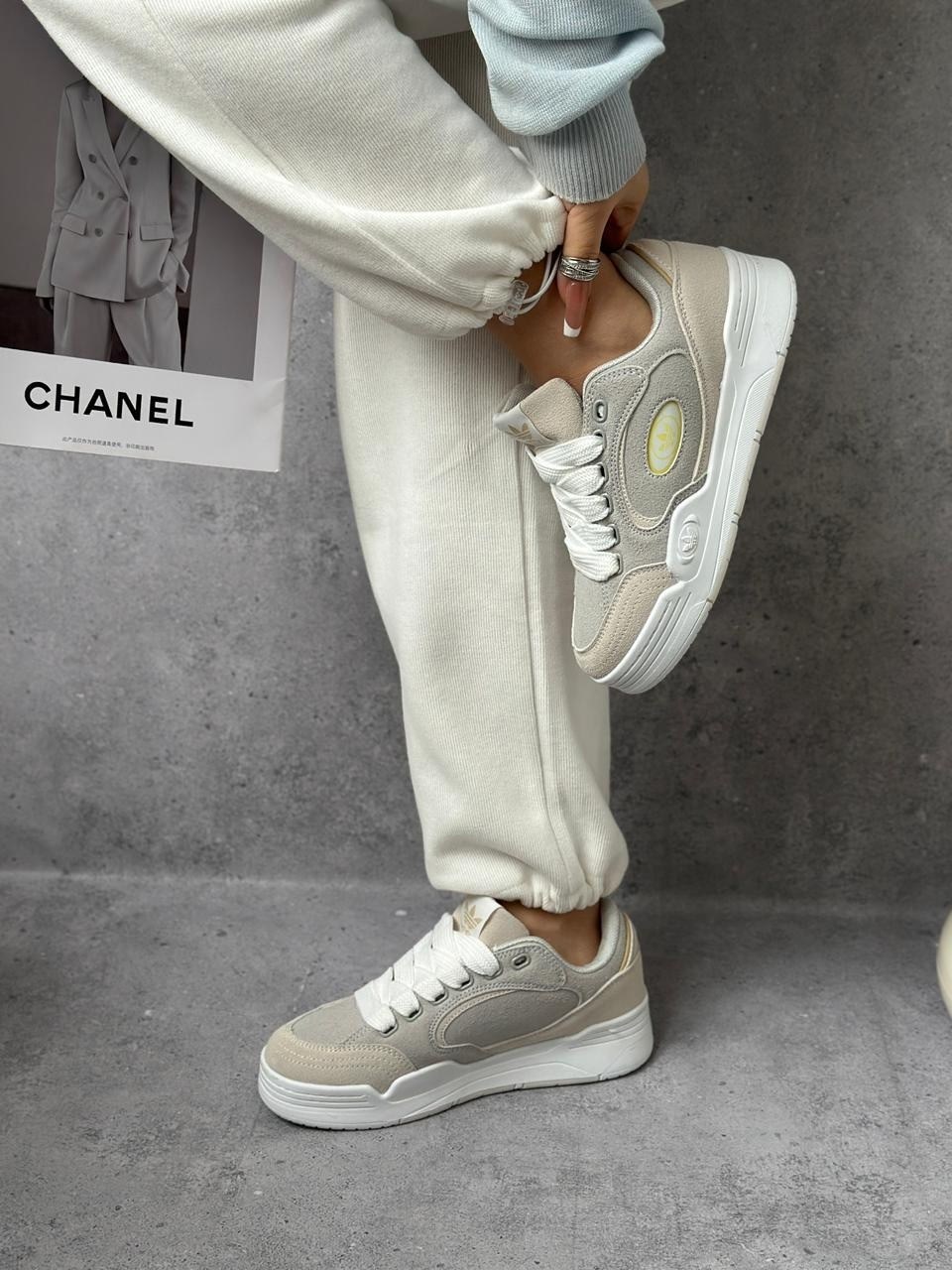 ,женские кроссовки,кроссовки женские adidas,бежевые кроссовки,adidas кроссовки