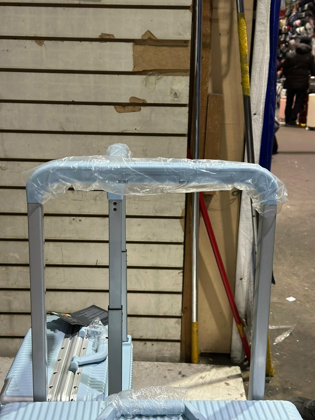 чемодан на колесиках,чемоданы на колесах,многофункциональный женский чемодан на колесиках,алюминиевый чемодан,чемодан