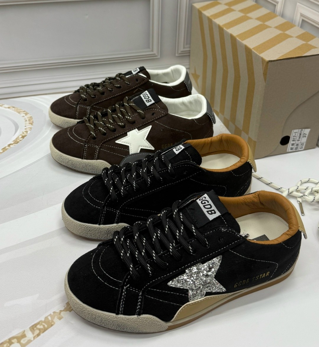 замшевые низкие кеды ballstar с аппликацией в виде звезд golden goose черный,кеды golden goose,лаковые кроссовки golden goose,,мужские замшевые низкие кроссовки с вышитыми звездами superstar gold