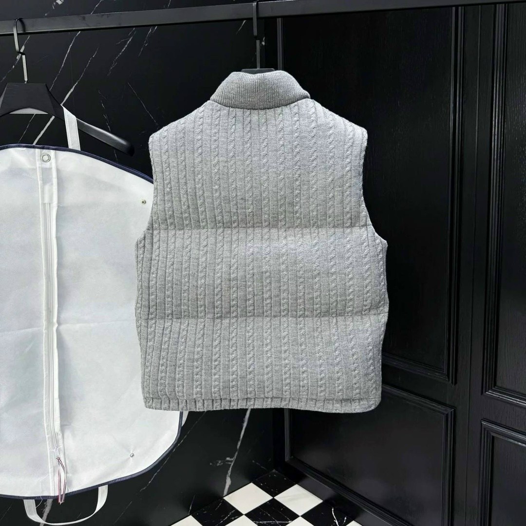 жилетка диор,жилет теплый,жилет стеганый,двухсторонний жилет,жилет