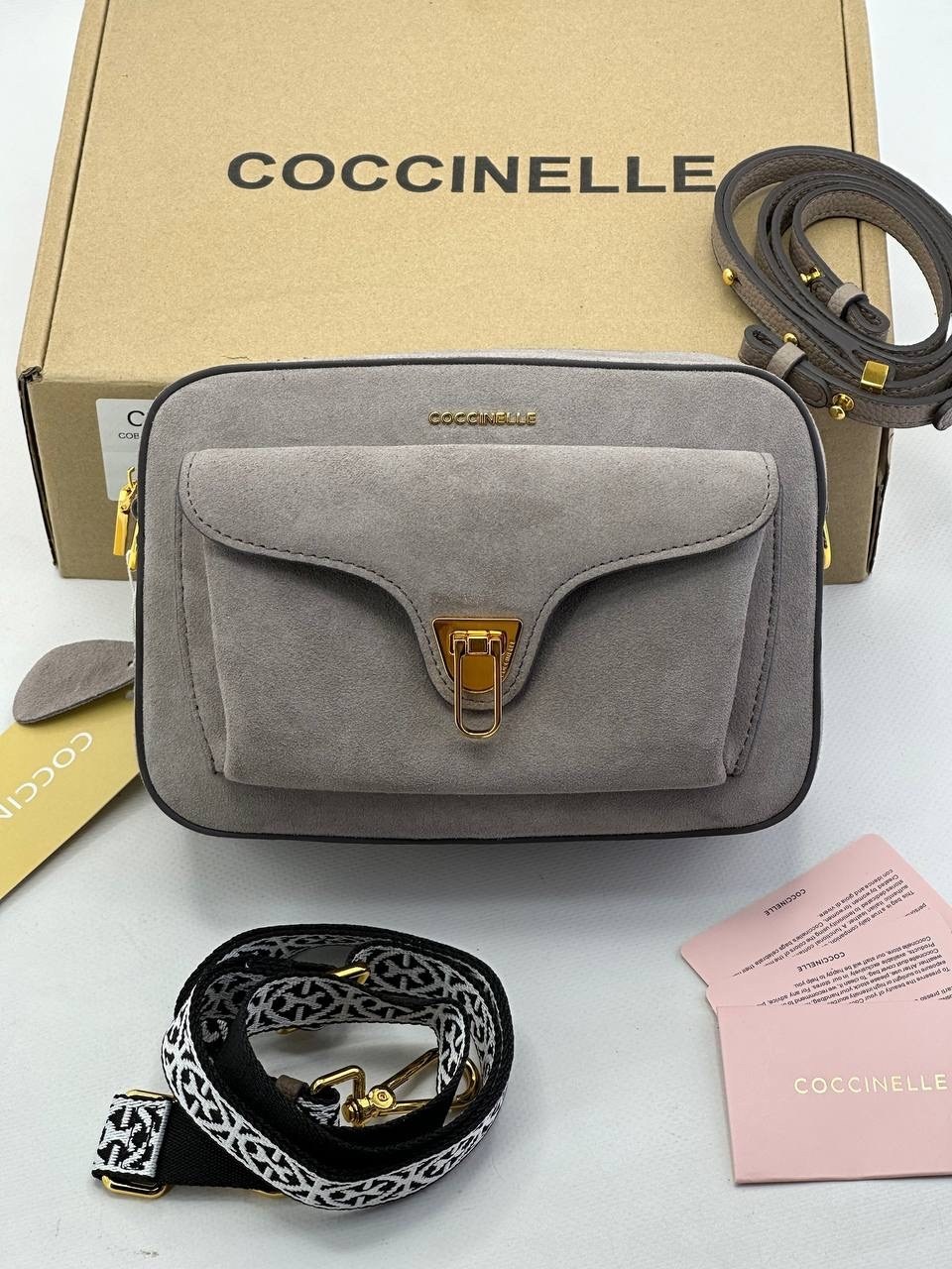 сумка coccinelle,женская сумка coccinelle,coccinelle liya medium suede,coccinelle beat soft,замшевая сумка coccinelle