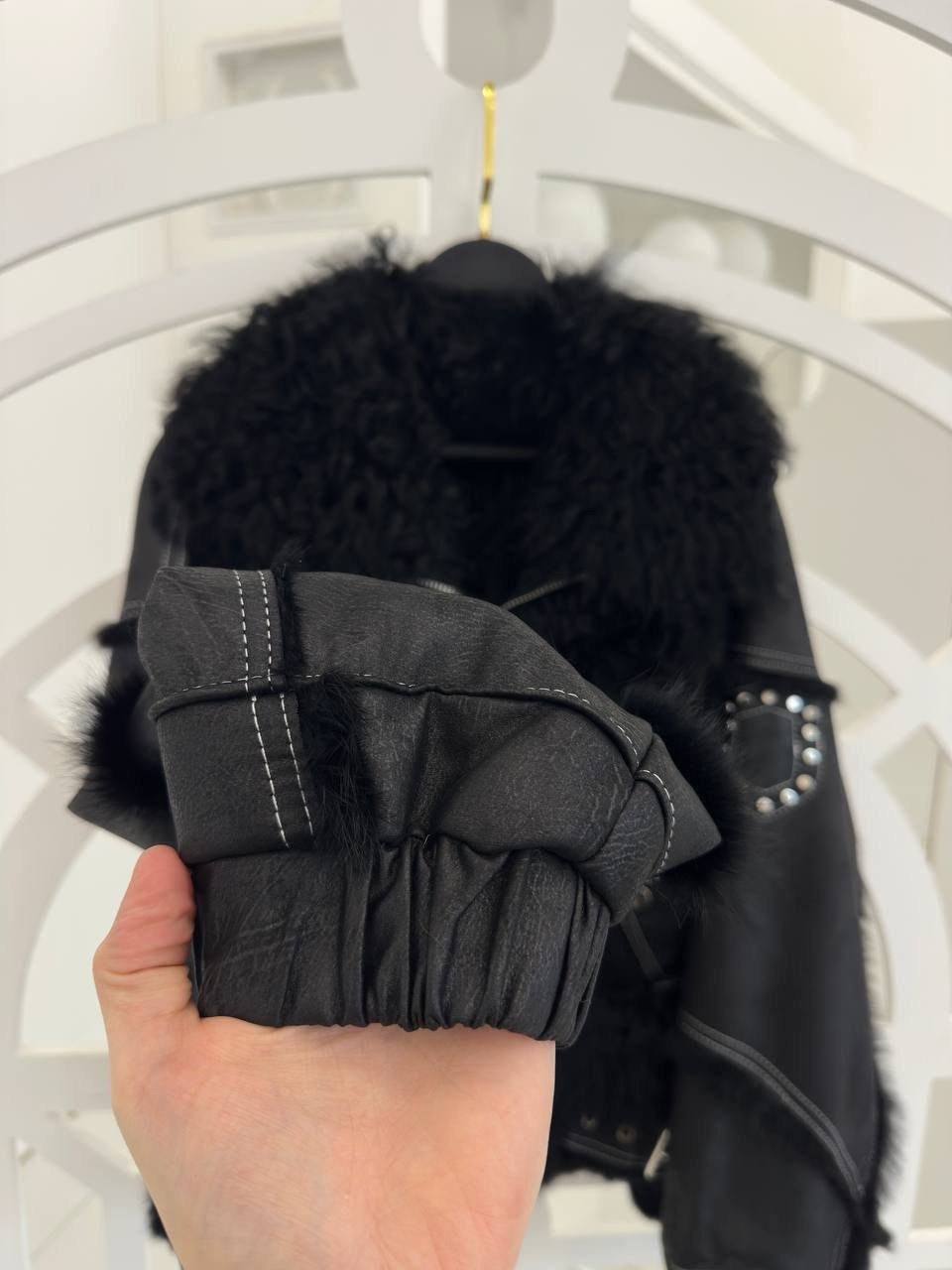 комбинированная куртка с натуральным мехом,женская дубленка,куртка с натуральным мехом,черная дубленка куртка,дубленка косуха