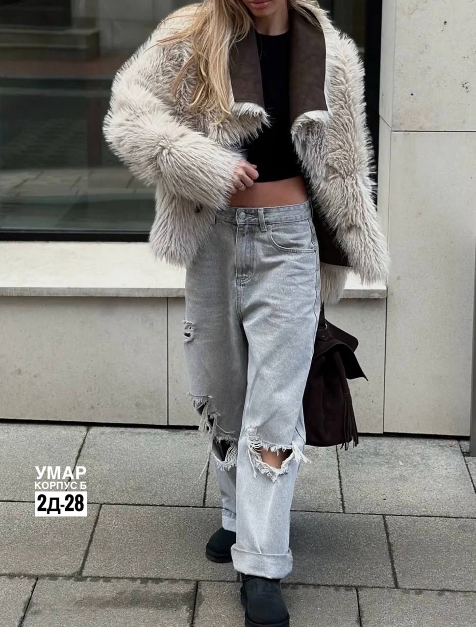 car park photo shoot brown jacket outfit,джинсы оверсайз,мода стиль,мода модная