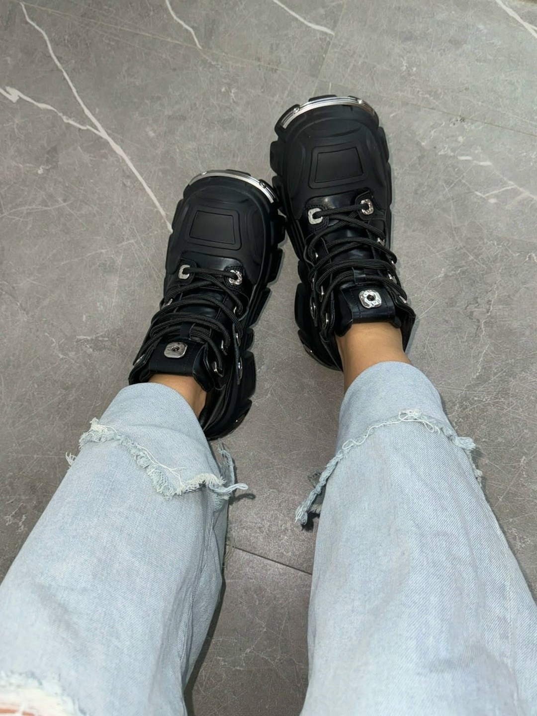 ,balenciaga ботинки,массивные кроссовки,кроссовки модные,стильные ботинки