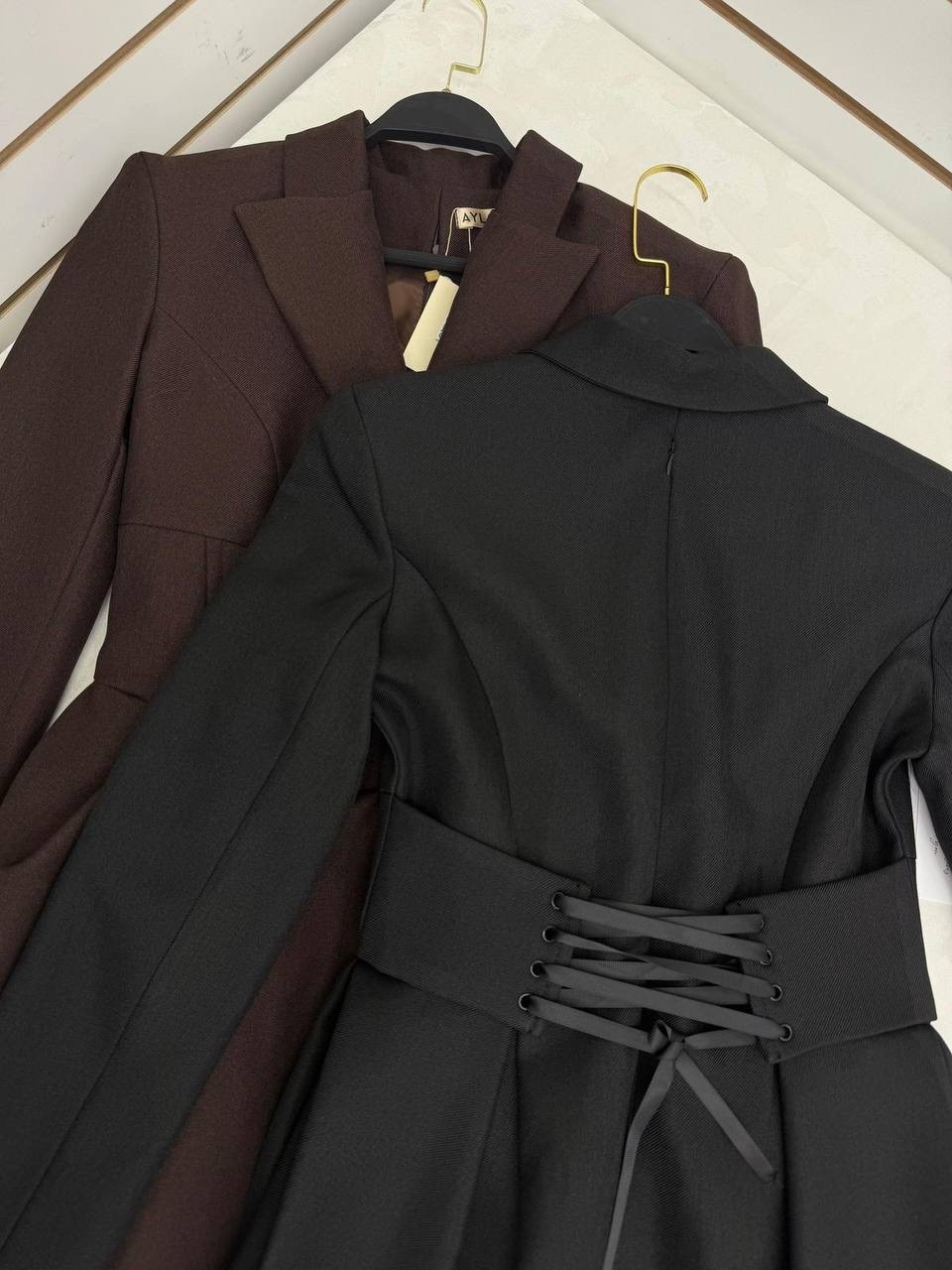 стильное платье,черное платье,черное платье мини,платье с высоким воротником,элегантное платье с длинным рукавом