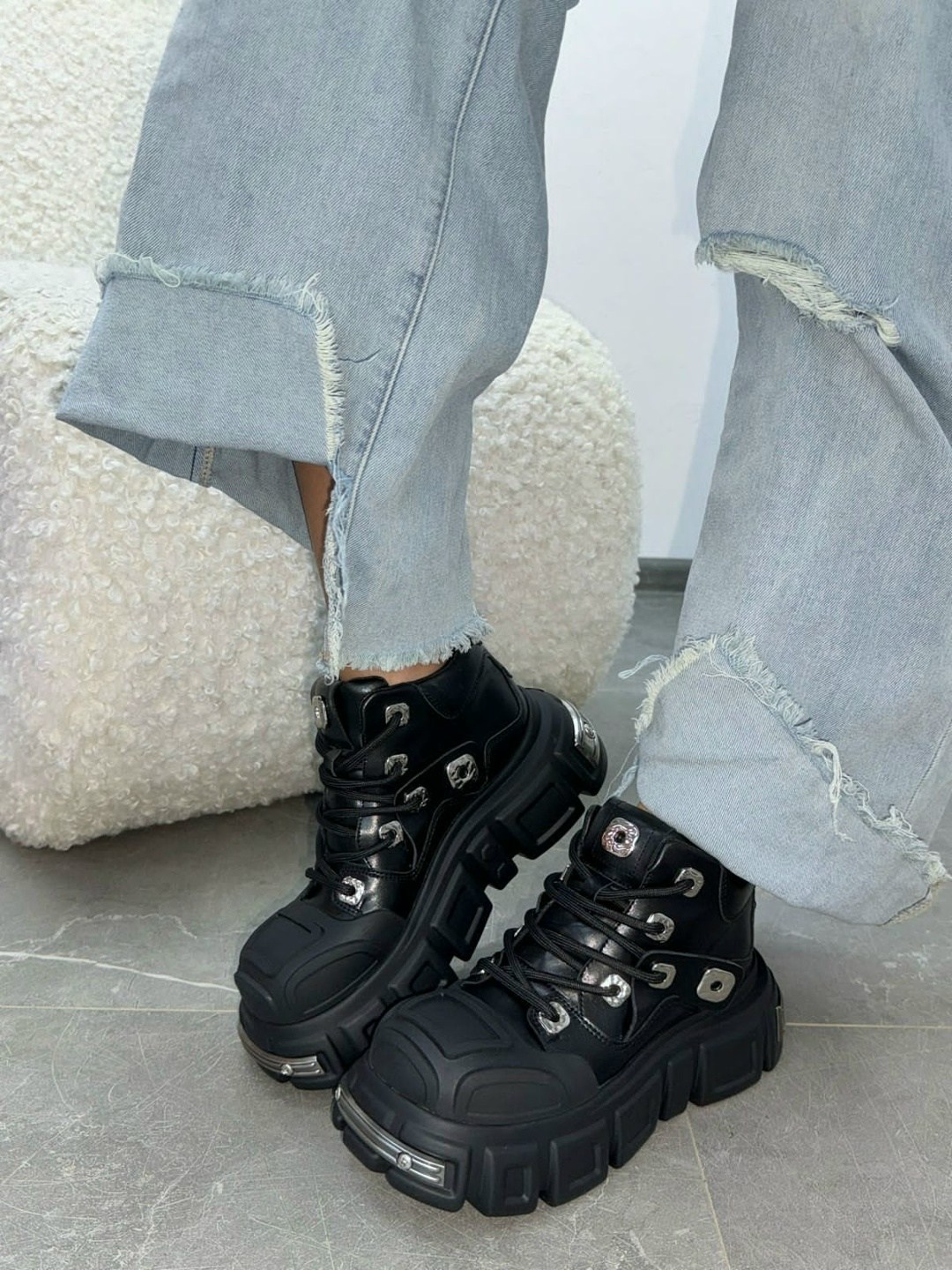 ,balenciaga ботинки,массивные кроссовки,кроссовки модные,стильные ботинки