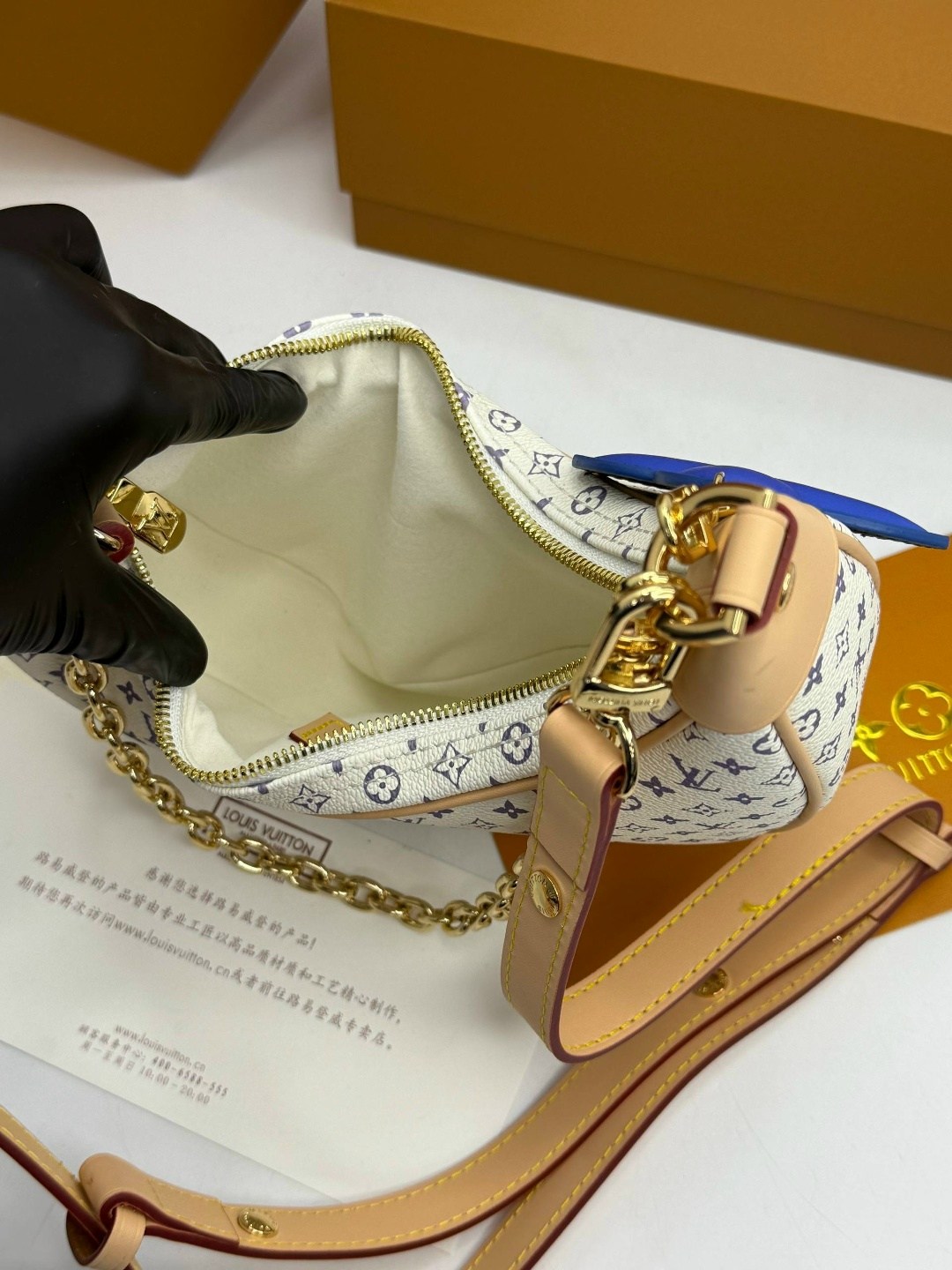 сумка женская louis vuitton,louis vuitton сумка на плечо,cумка louis vuitton,louis vuitton сумка полумесяц на плечо,сумка на плечо полумесяц louis vuitton boutique