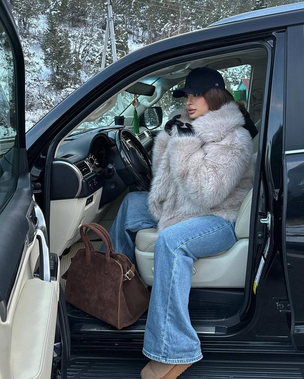 укороченная шуба из экомеха,шуба женская зимняя,шуба искусственная,короткая шуба,шуба женская искусственная короткая