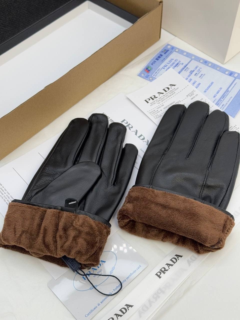 перчатки prada,кожаные перчатки prada,перчатки модные,мужские перчатки,кожаная перчатка