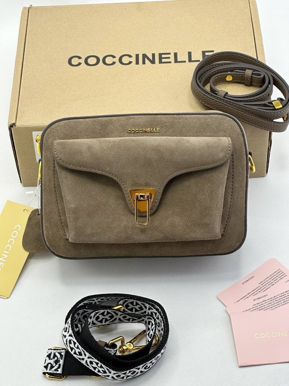 сумка coccinelle,женская сумка coccinelle,coccinelle liya medium suede,coccinelle beat soft,замшевая сумка coccinelle