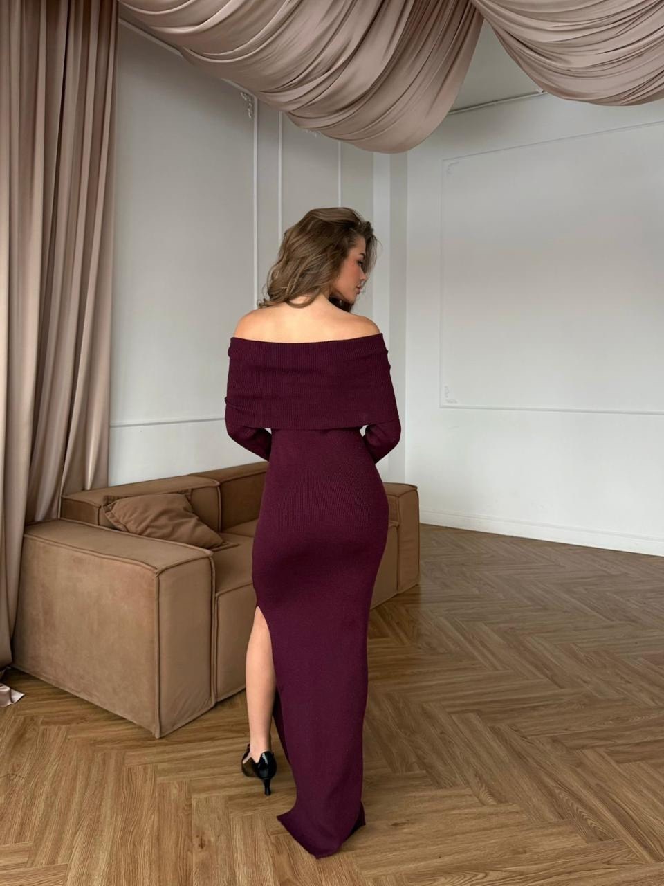 бордовое платье,платье вязаное,платье трикотажное,элегантное вязаное платье макси с открытыми плечами красного вина,длинное платье