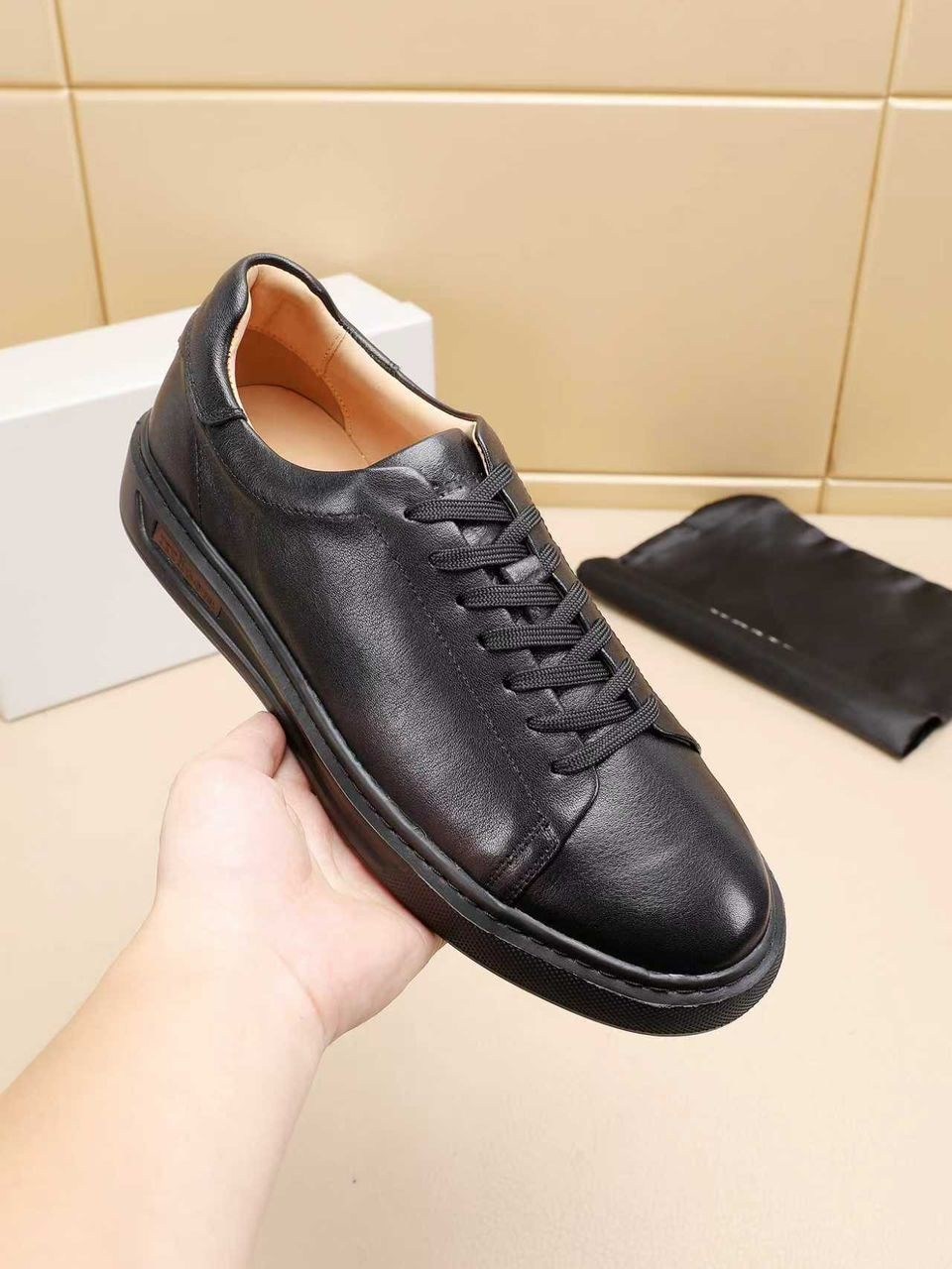 ,кожаные кроссовки brunello cucinelli,кроссовки мужские кожаные,мужские кроссовки из натуральной кожи,мужская