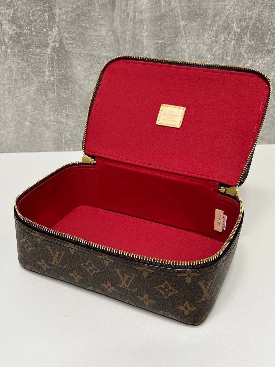 косметичка louis vuitton,косметичка луи витон оригинал,луи виттон косметичка,louis vuitton коричневая косметичка для женщин,сумка косметичка луи витон