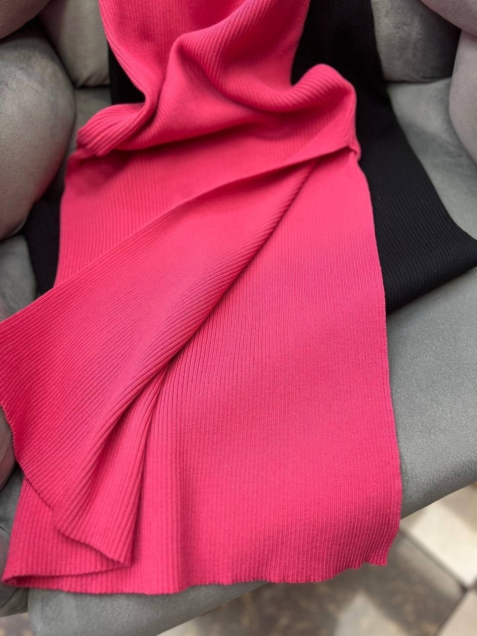 розовое платье лапша,платье-лапша,платье лапша на лямках,стильное платье,малиновое платье