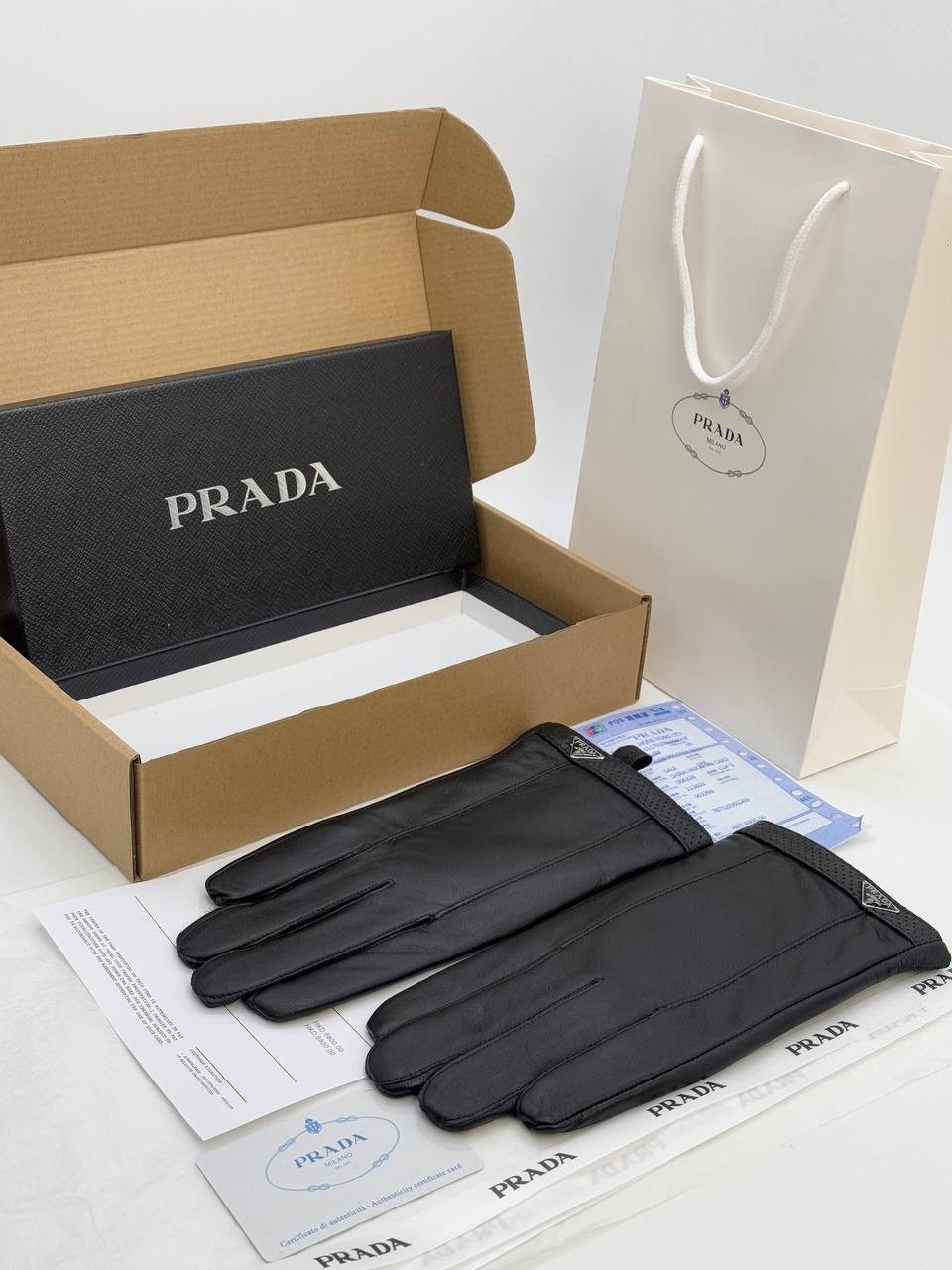 перчатки prada,кожаные перчатки prada,перчатки модные,мужские перчатки,кожаная перчатка