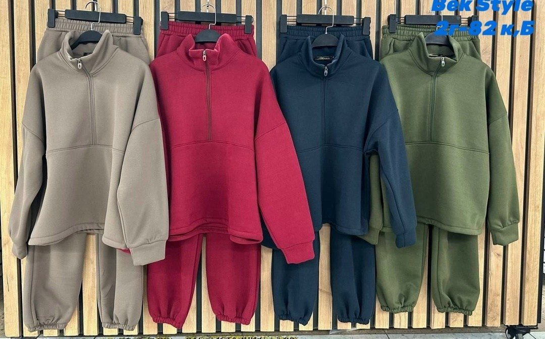 теплый базовый спортивный костюм,костюм спортивный теплый на флисе женский,женский спортивный костюм,спортивный оверсайз костюм с флисовой подкладкой бордового цвета,женский костюм на флисе