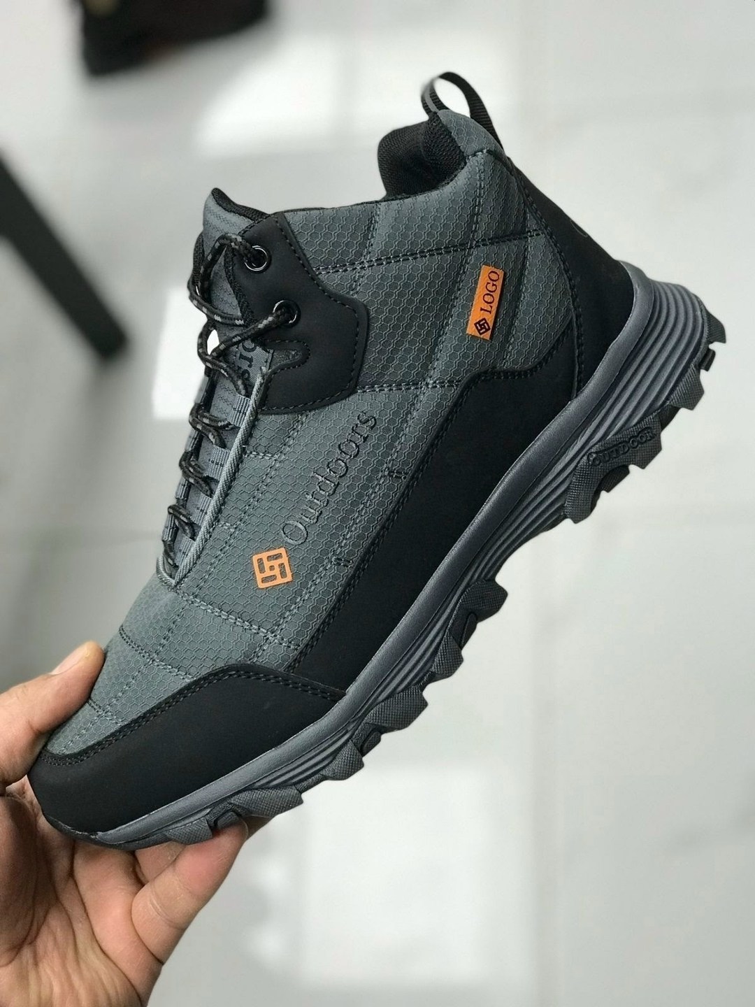 ,columbia зимние мужские кроссовки,кроссовки мужские зимние на меху columbia,зимние мужские кроссовки,зимние ботинки columbia