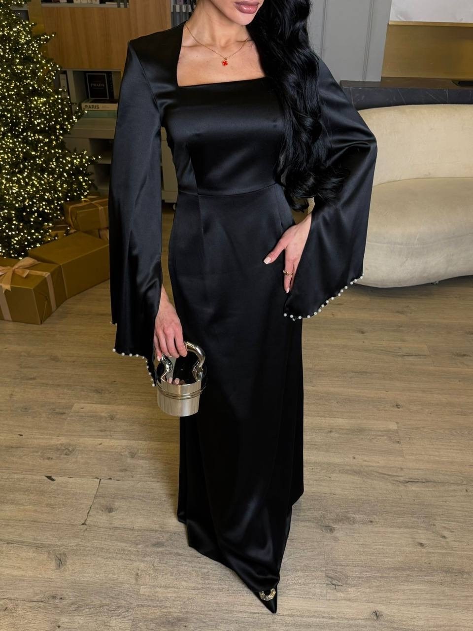 атласное вечернее платье,элегантное атласное вечернее платье-макси с v-образным вырезом и длинными рукавами,чёрное вечернее платье,вечернее платье,женские вечерние платья