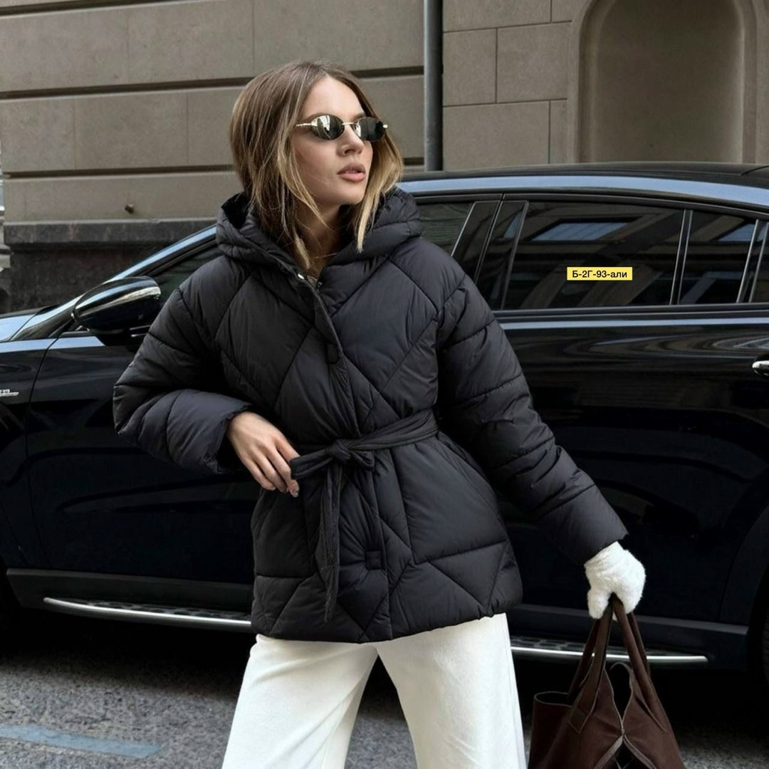 стеганая куртка с поясом и капюшоном каппучино k91 sn,куртка женская демисезонная,куртка демисезонная,куртка женская,куртка с поясом