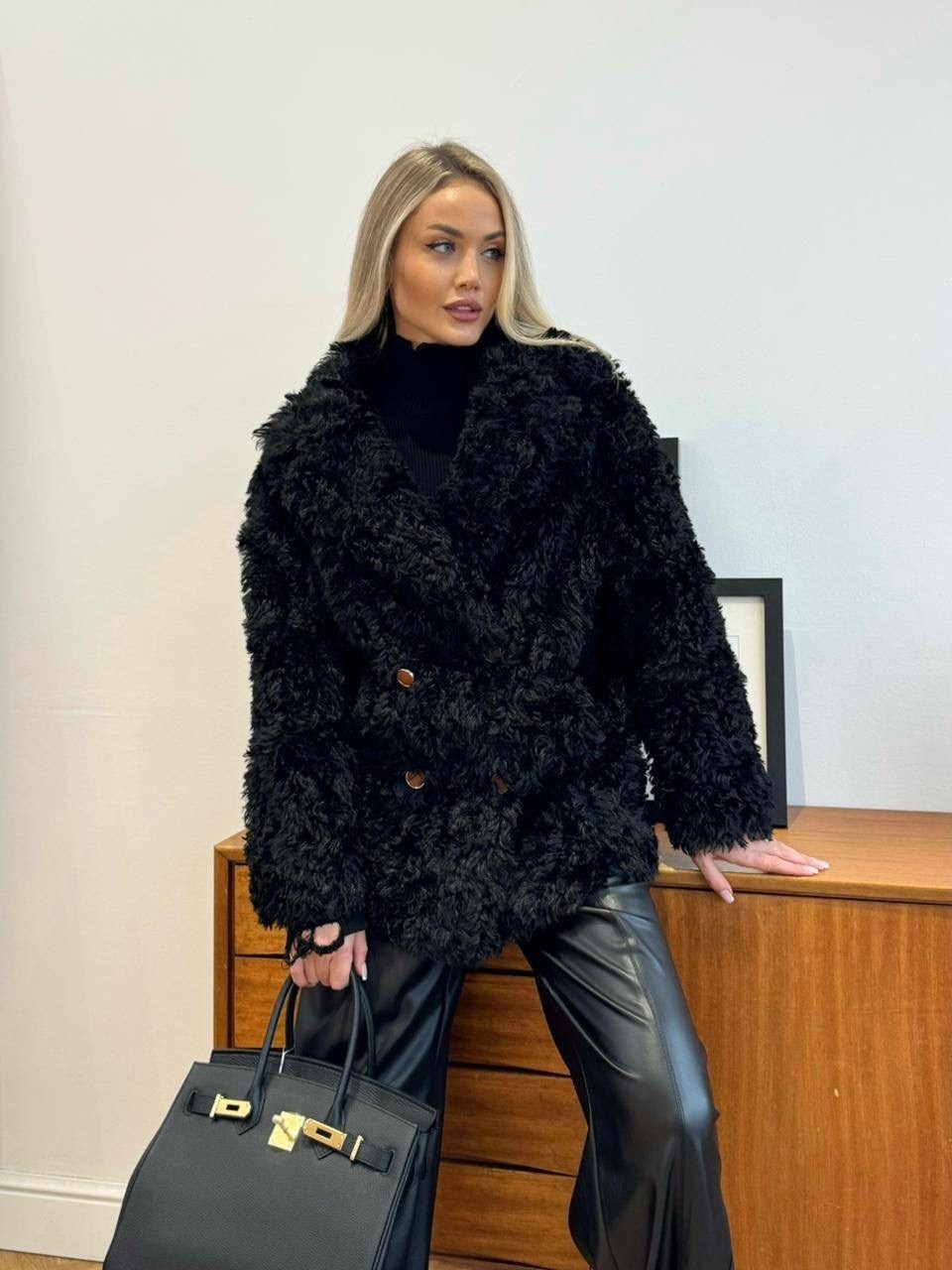 дубленка женская,дубленка черная,женская дубленка из натурального меха,дубленка из натурального меха,полупальто оверсайз