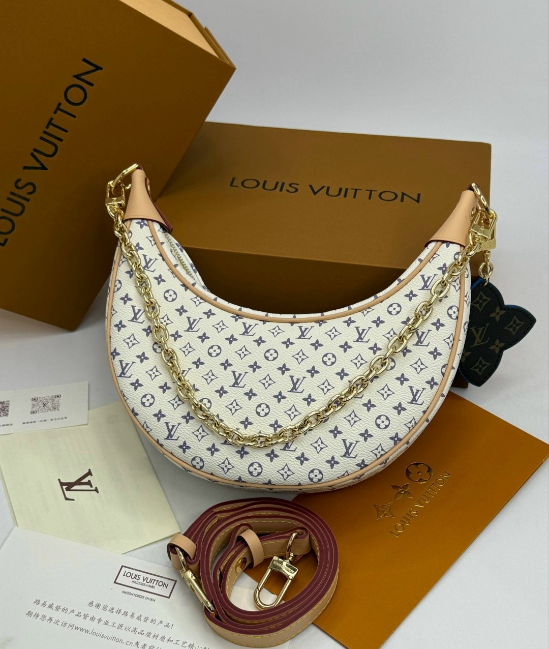 сумка женская louis vuitton,louis vuitton сумка на плечо,cумка louis vuitton,louis vuitton сумка полумесяц на плечо,сумка на плечо полумесяц louis vuitton boutique