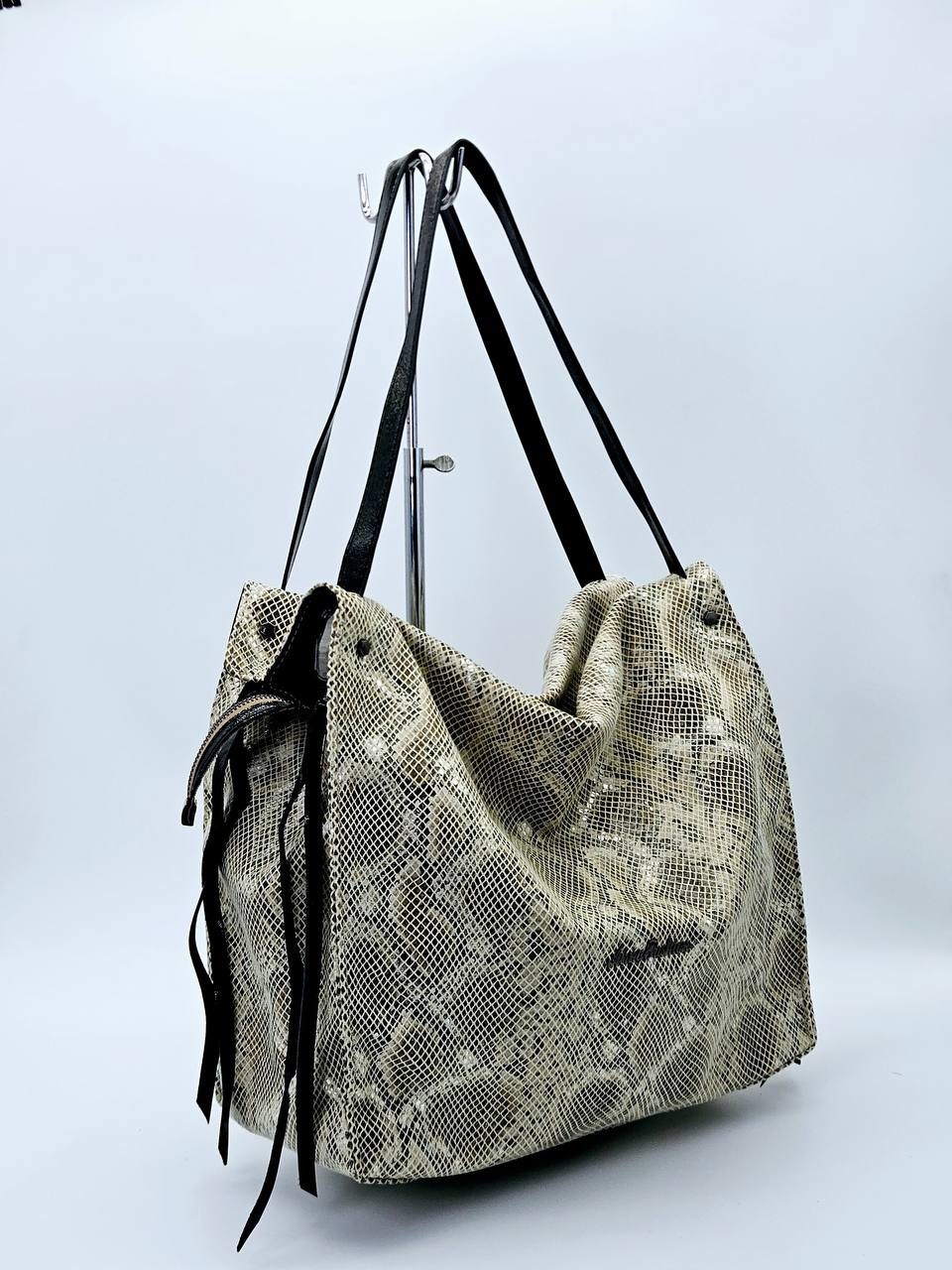 сумка,сумки женская,сумка женская из натуральной кожи питона,сумка женская питон,сумка с лазерной обработкой