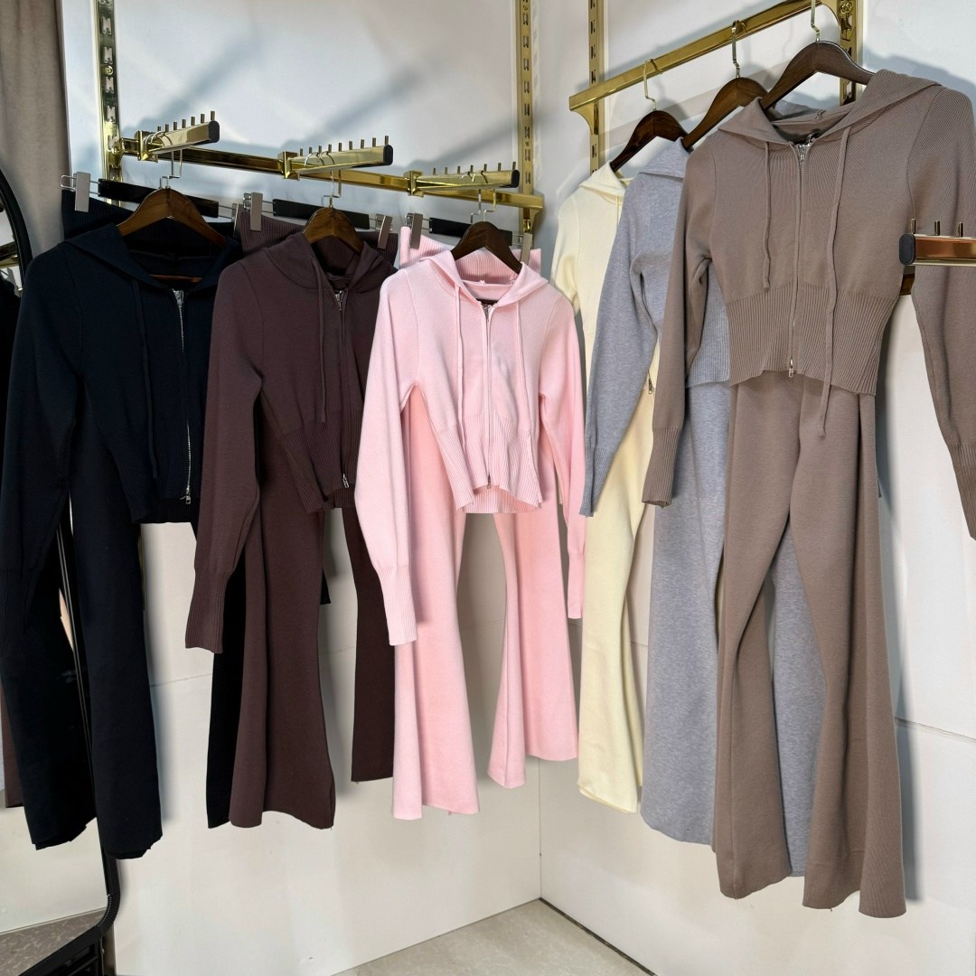 костюм женский,женский спортивный костюм из двух предметов,женский костюм из двух предметов,одежда модная,женские спортивные костюмы